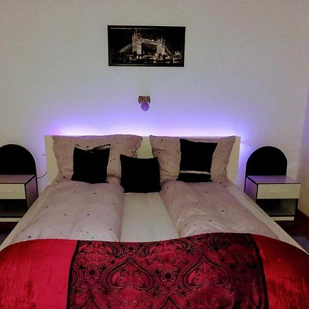 Pecs Park Appartement Buitenkant foto