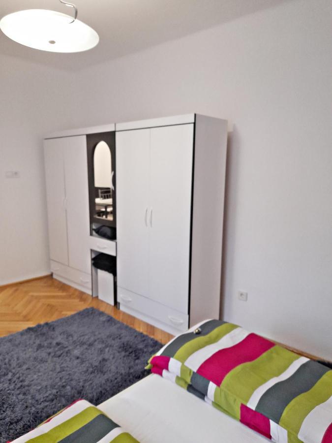Pecs Park Appartement Buitenkant foto