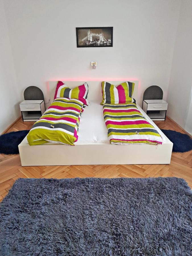Pecs Park Appartement Buitenkant foto