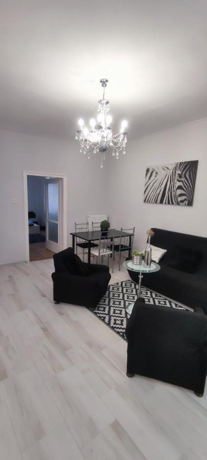 Pecs Park Appartement Buitenkant foto