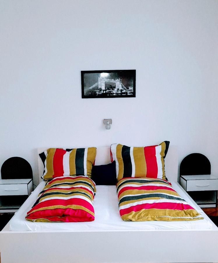 Pecs Park Appartement Buitenkant foto