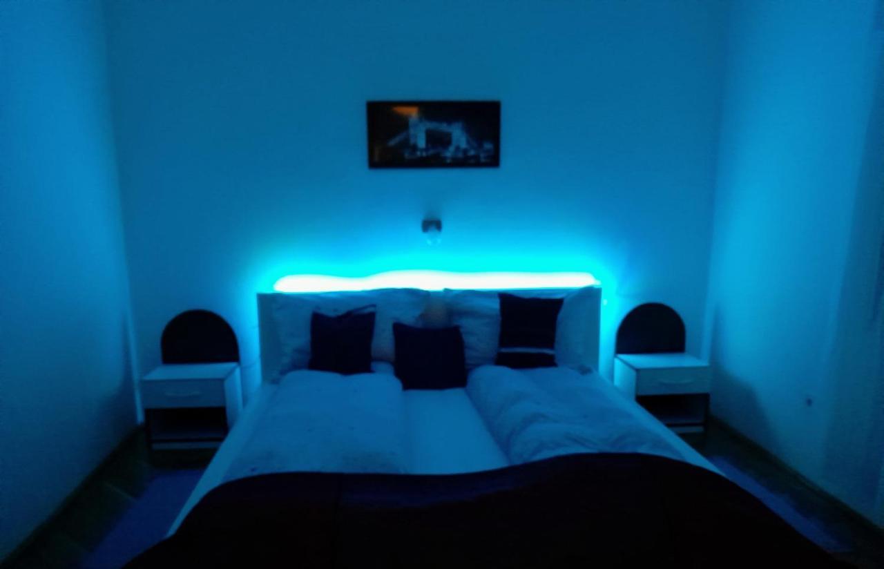 Pecs Park Appartement Buitenkant foto