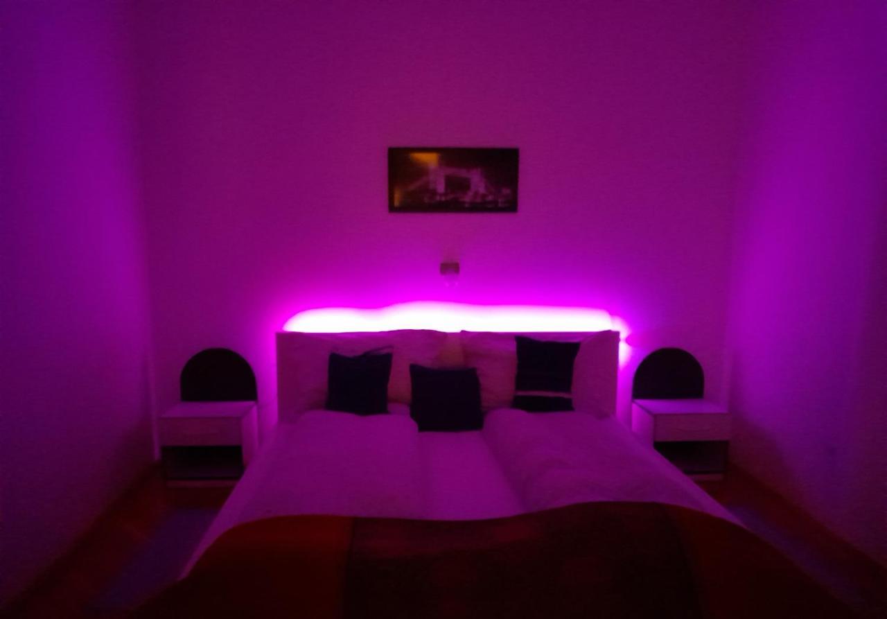 Pecs Park Appartement Buitenkant foto